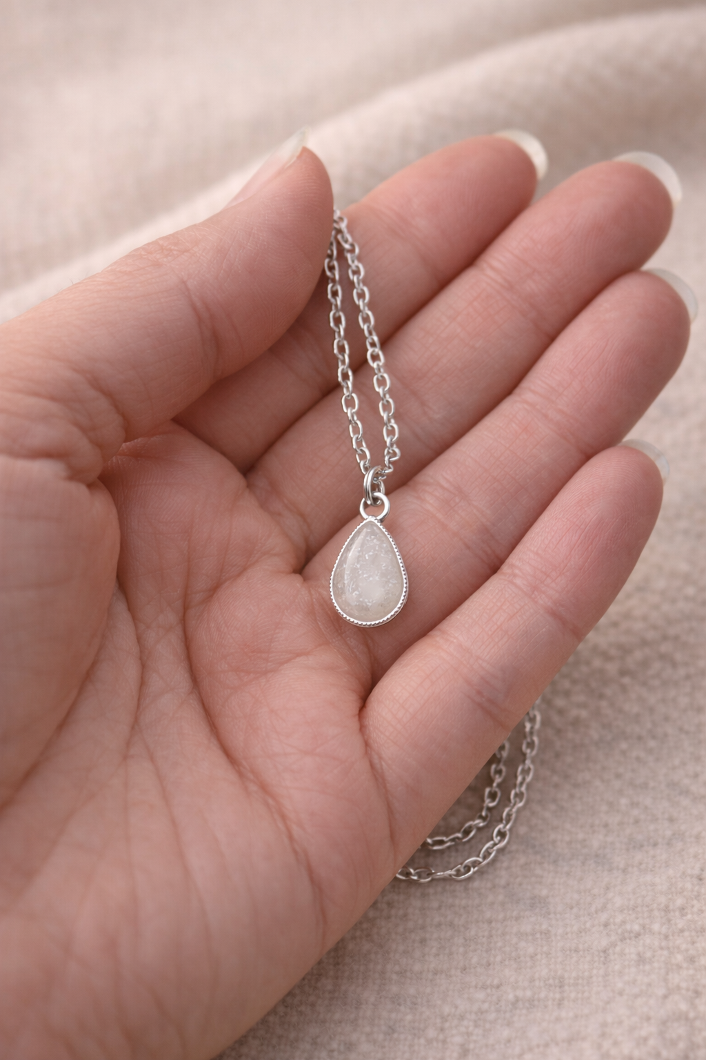 The Elara Drop – Silver