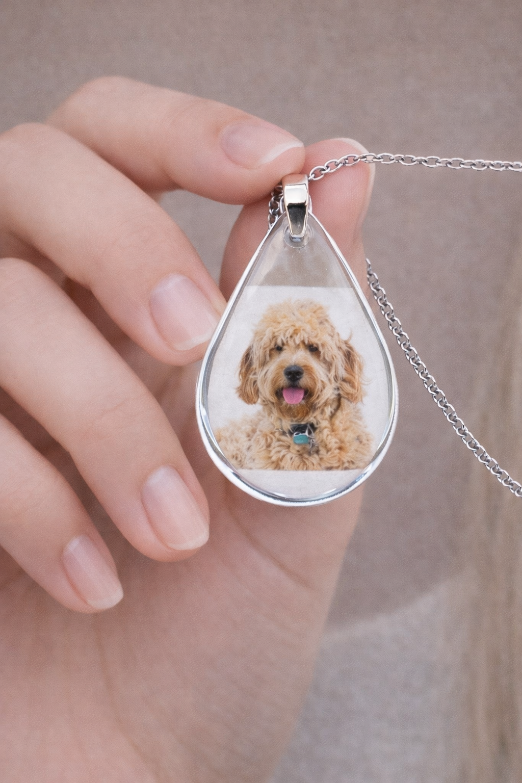 The Aven Pendant